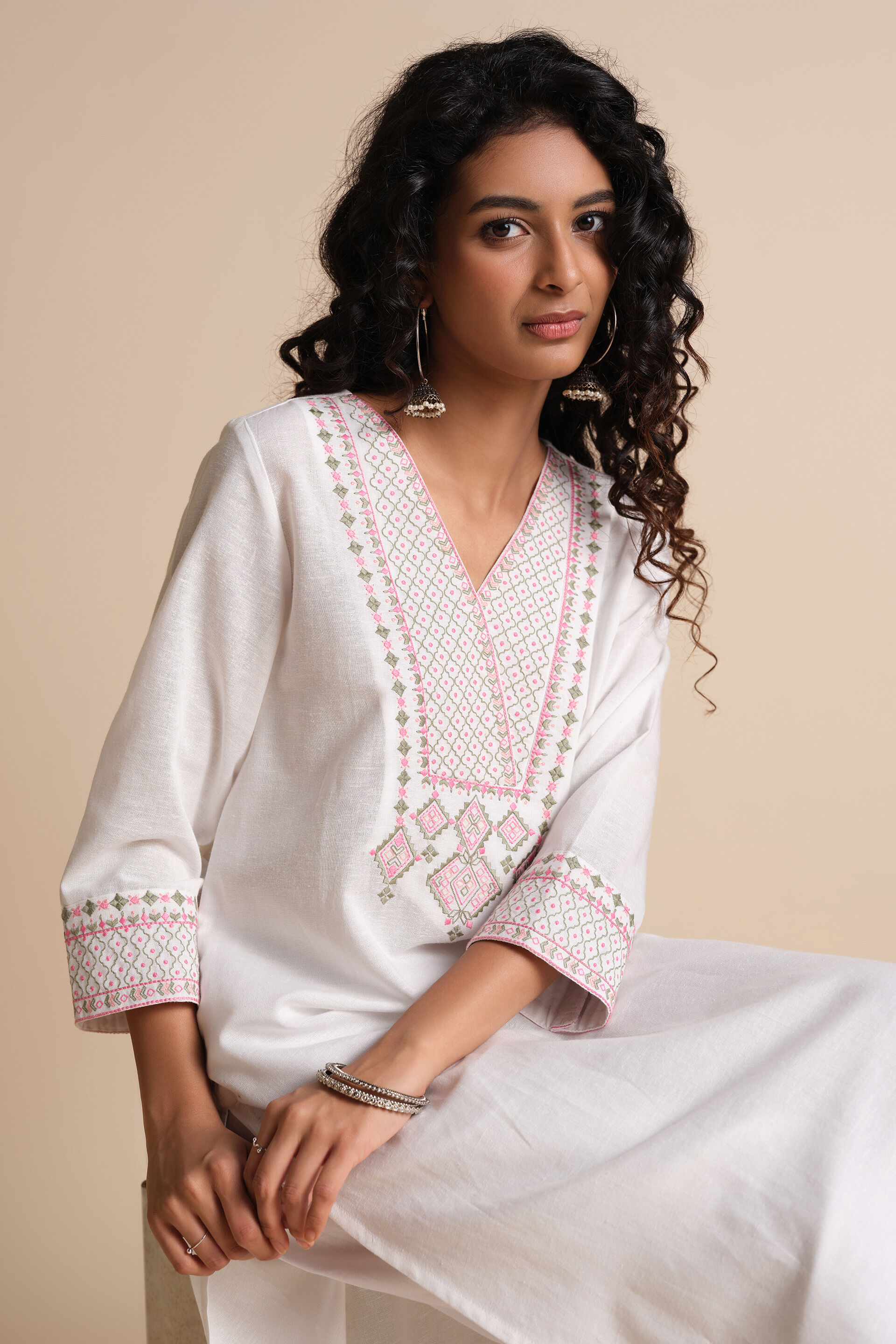 Majnoo Kurta, White, image 2